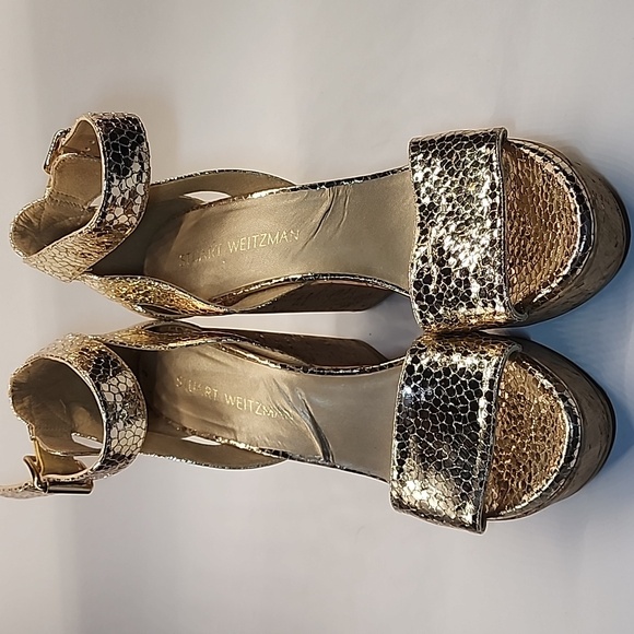 Stuart Weitzman Metallic Snakeskin Wedge Sandals Gold Platform - Picture 3 of 16